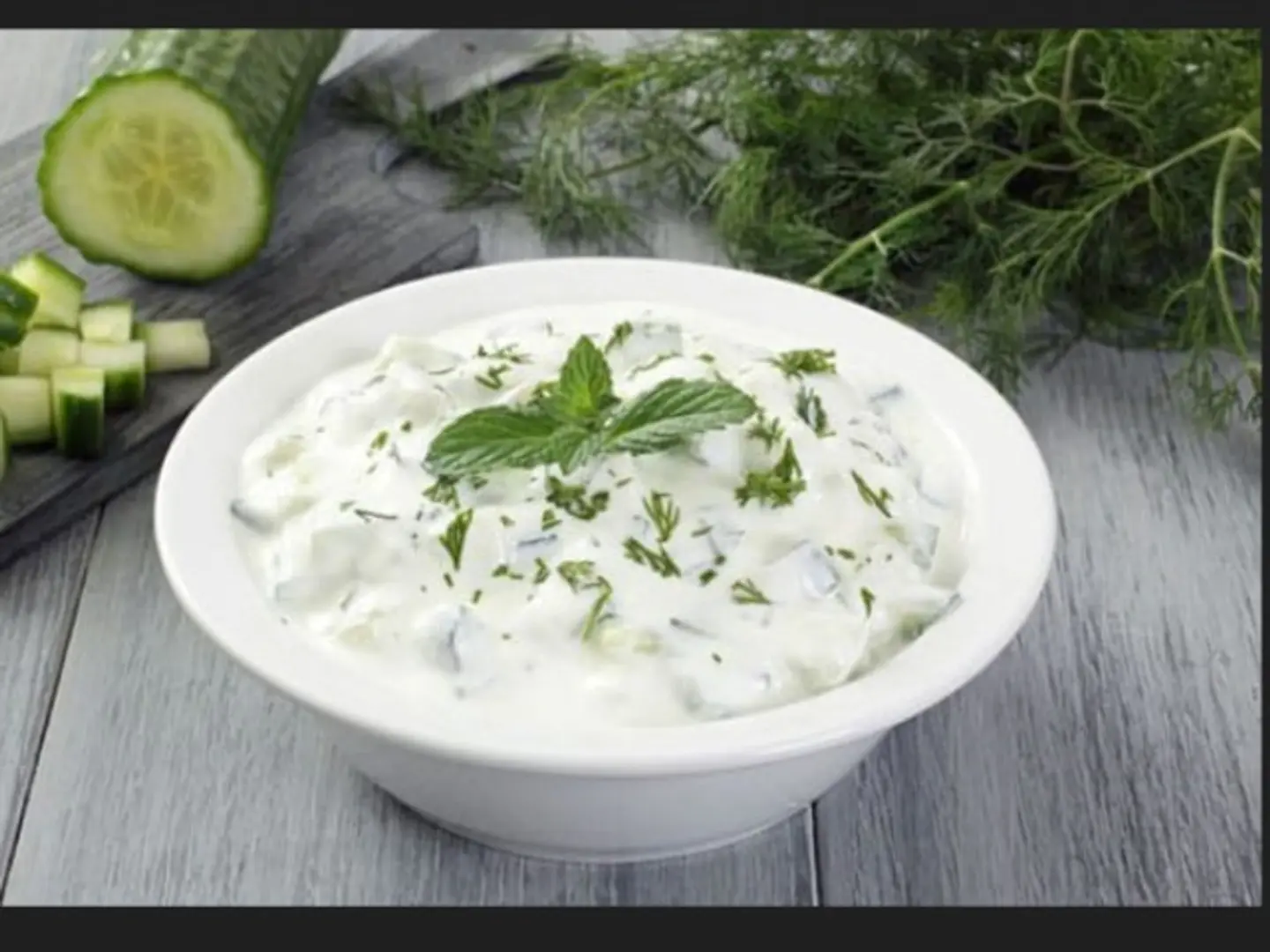 سلطه خيار لبن