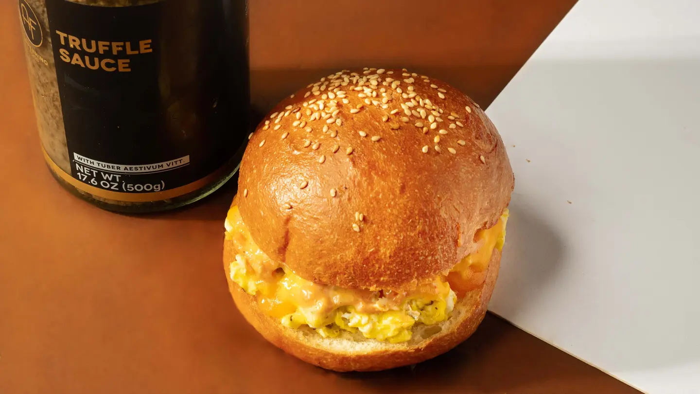 Truffle Eggs Bun