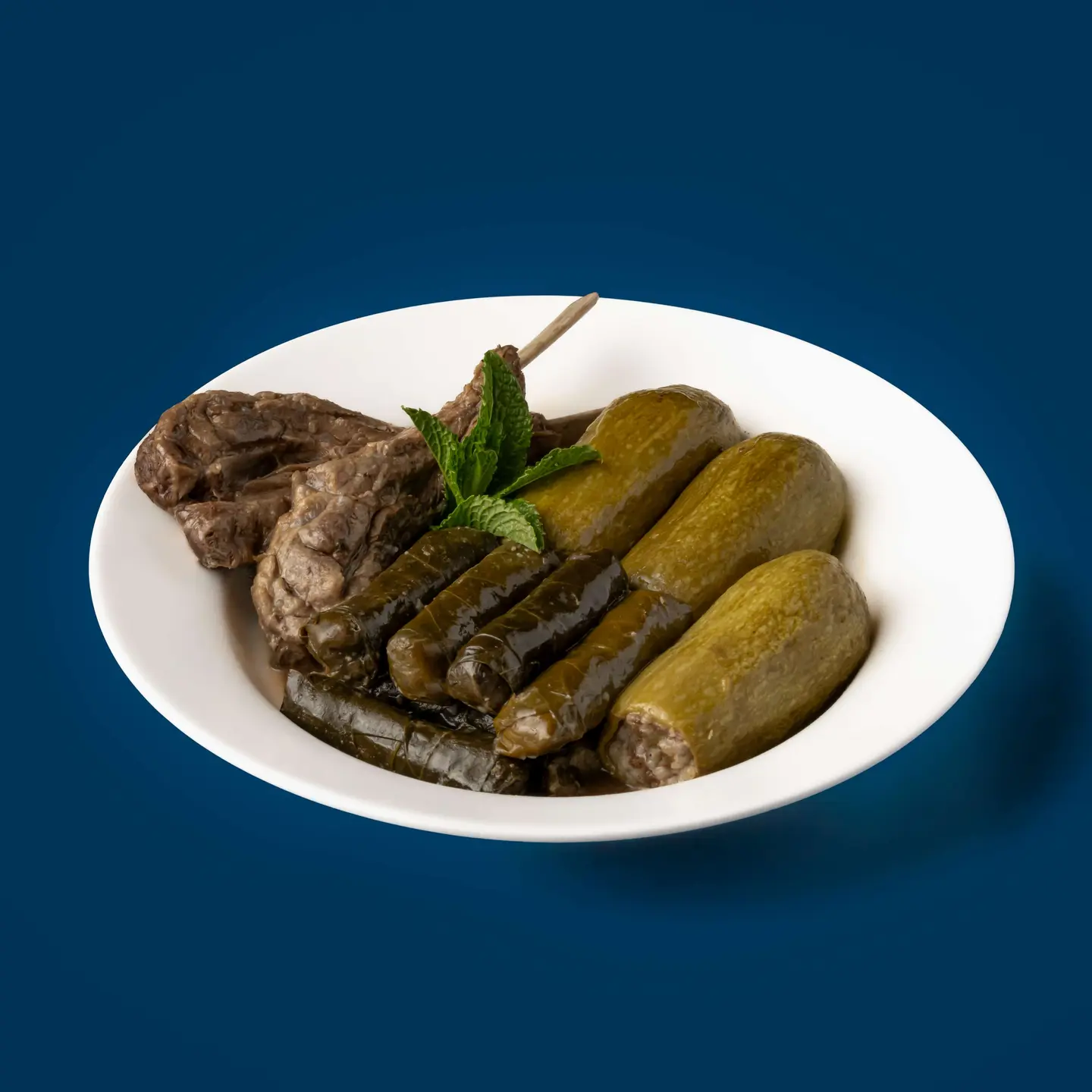 ورق عنب وكوسا مع شرحات لحم الضأن