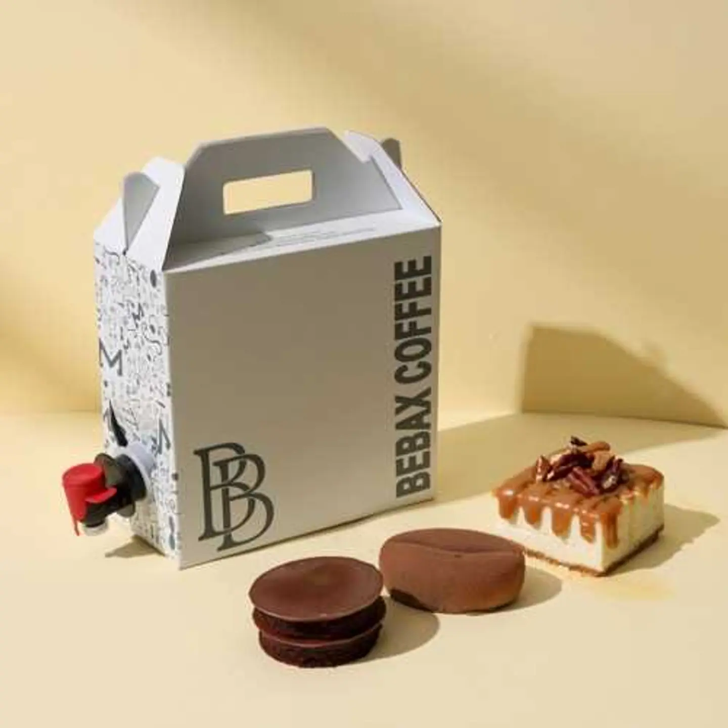 Coffee Of The Day Box (1 L) + 3 Dessert Items
