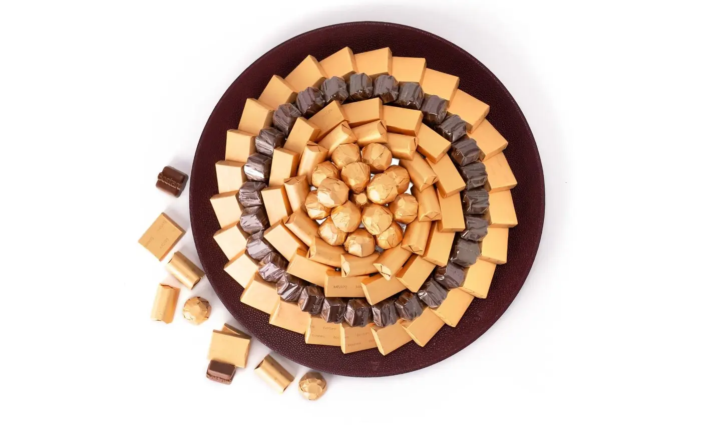 Maroon Round Leather Chocolate Tray – 1250g