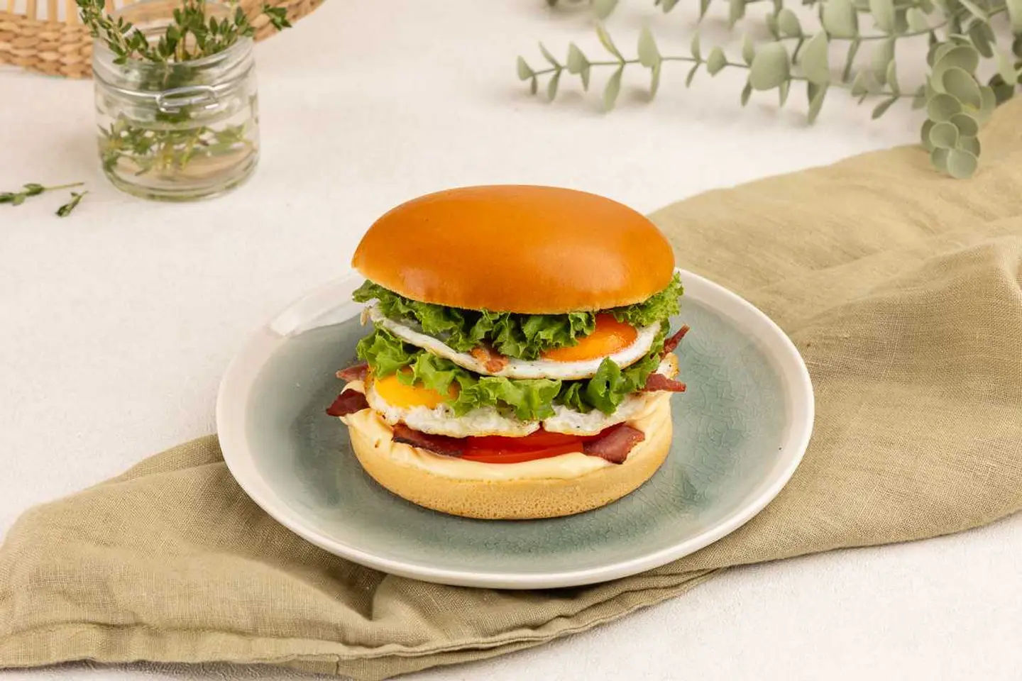 Bacon, Egg, Lettuce, Tomato Bun