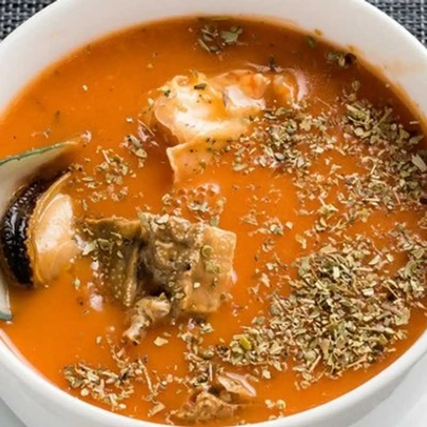 شوربة البولبايس (الحمراء)
