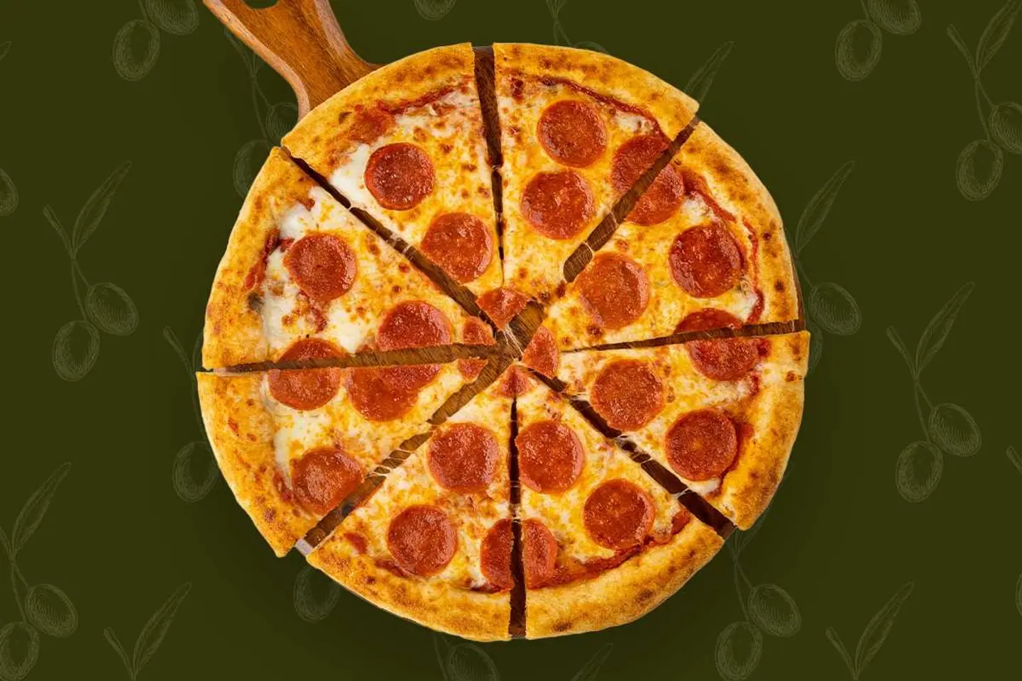 بيتزا بيبروني كبيرة