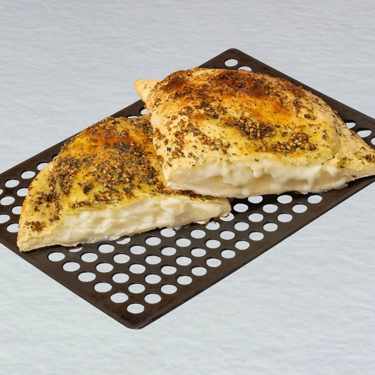 فطيرة حلوم وزعتر