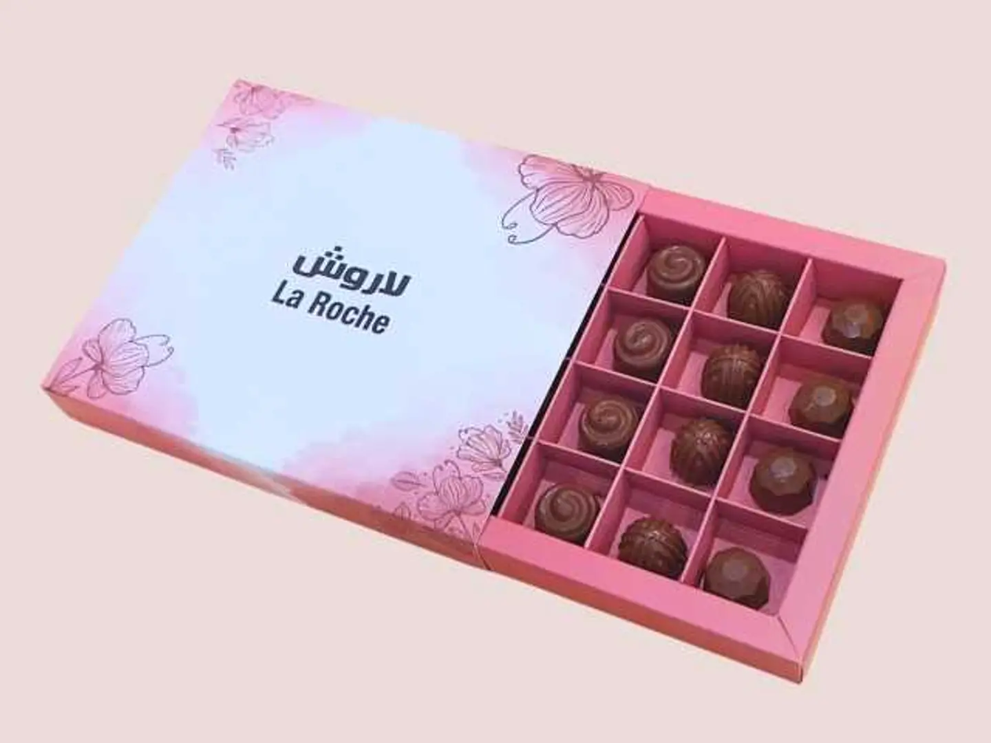 علبة شوكولاتة وردية صغيرة