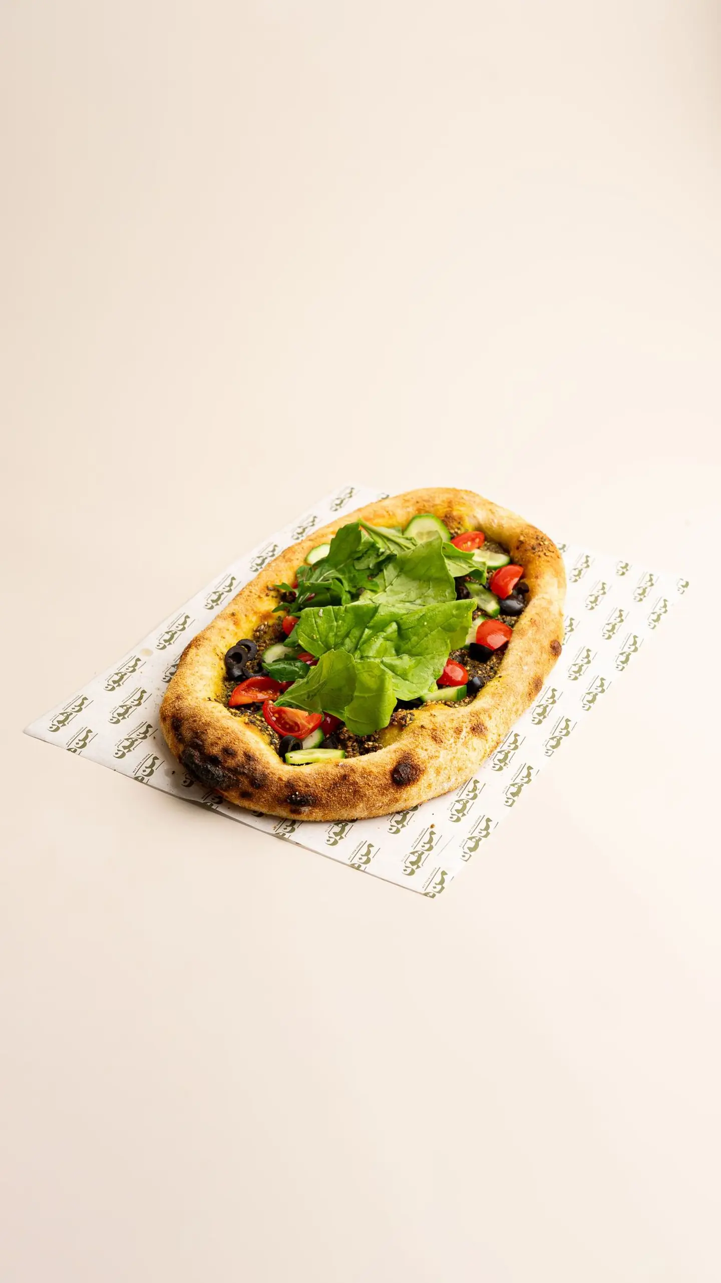 مناقيش زعتر مع خضار