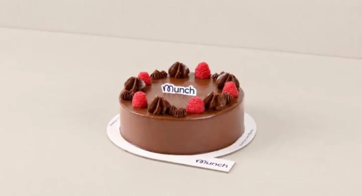 Chocolate Crunch Cake Medium