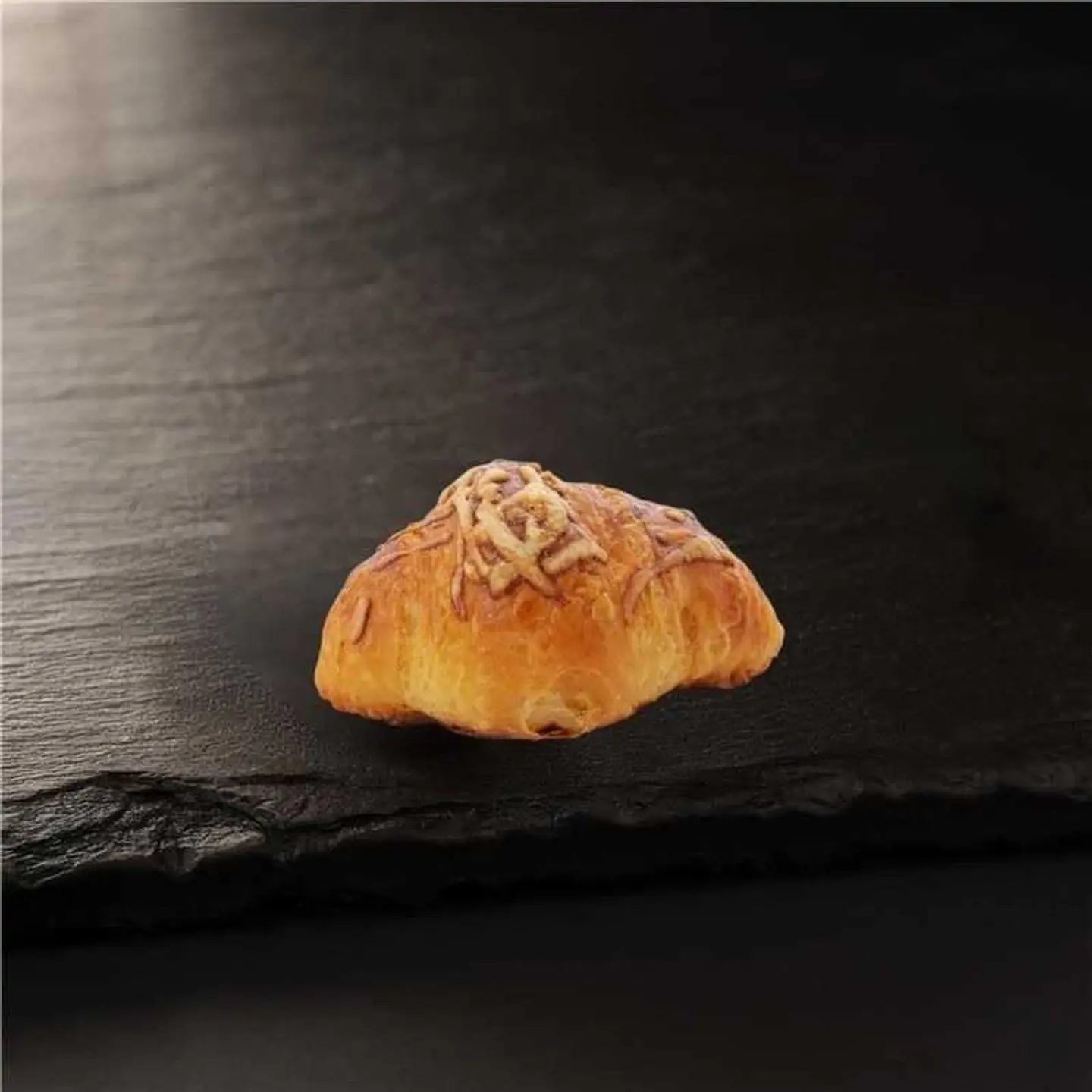 كرواسون صغير بالجبنة
