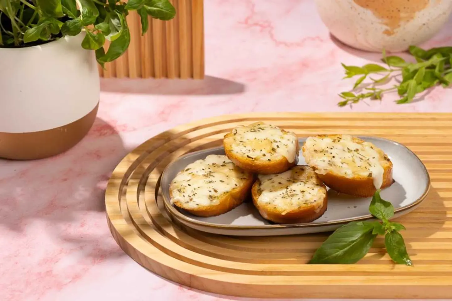 Garlic Bread With Cheese