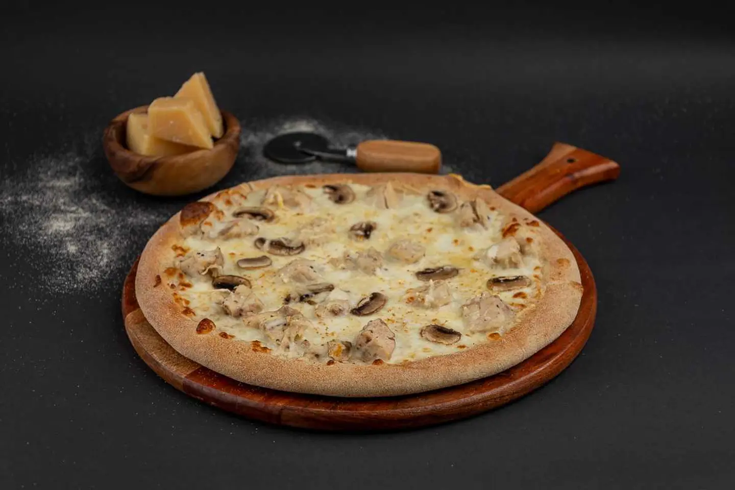 Chicken Alfredo Pizza Large