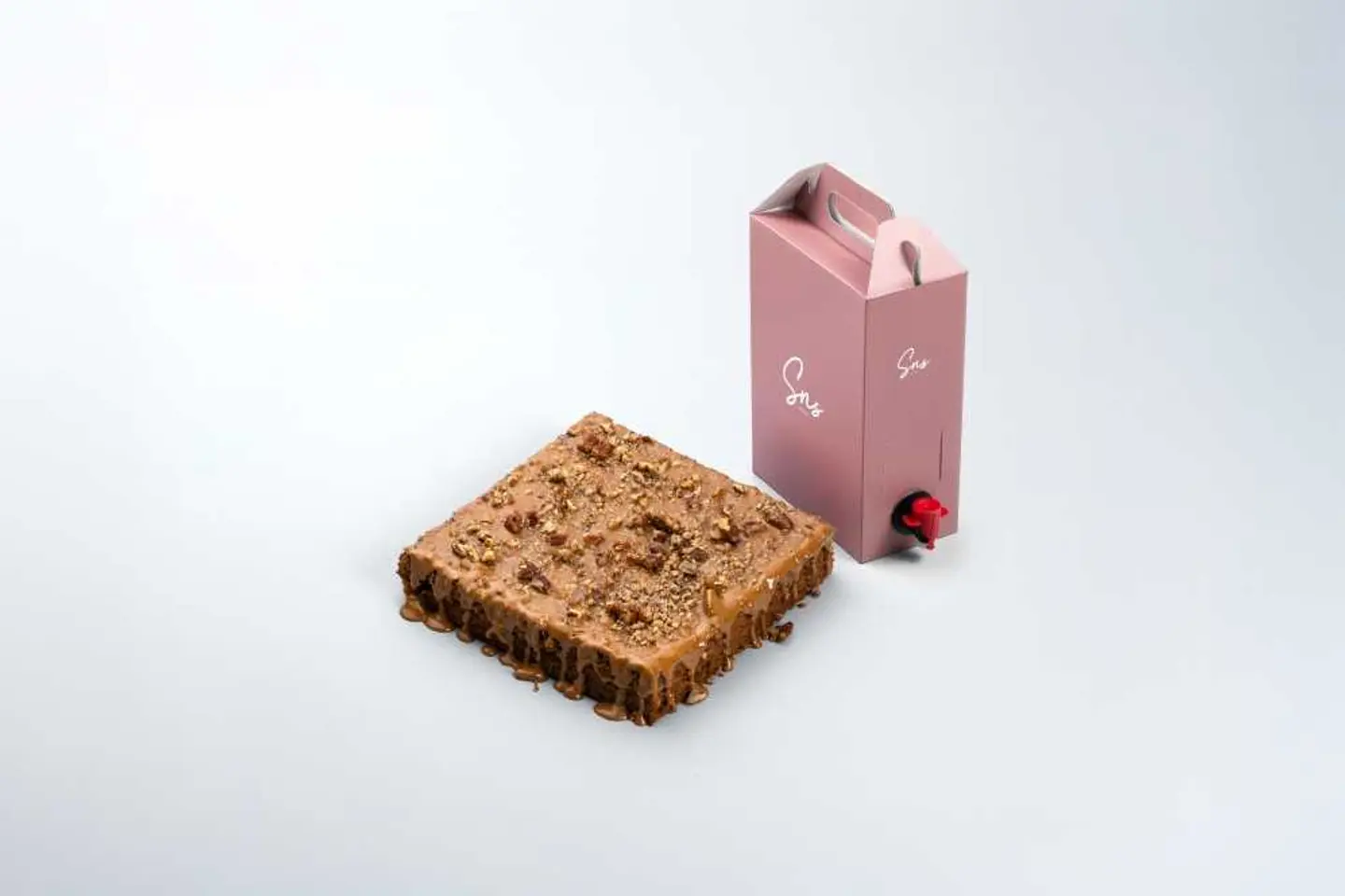 Box Date Cake With Pecan + Box Coffee Day 2ltr