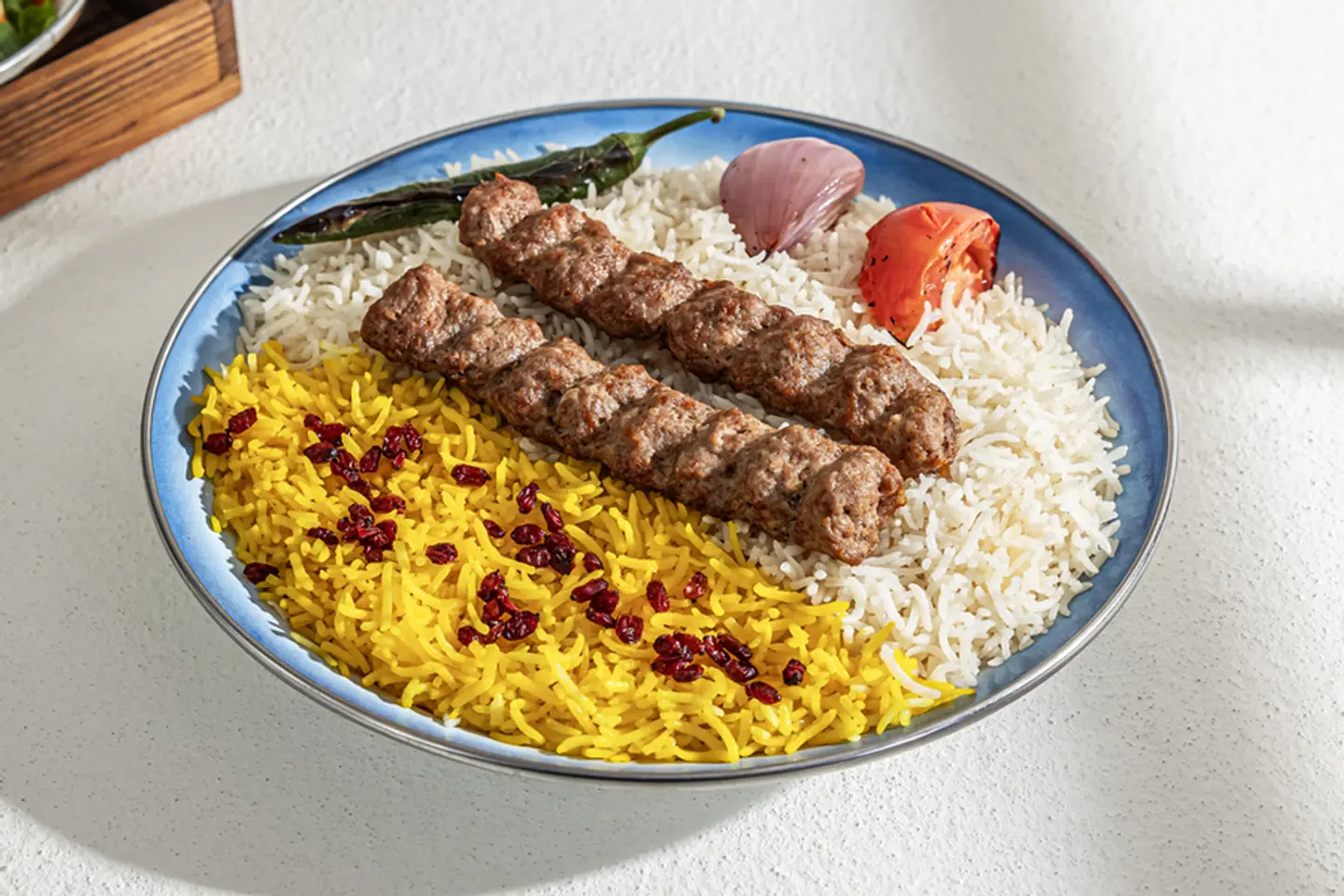 كباب لحم مع رز زعفران