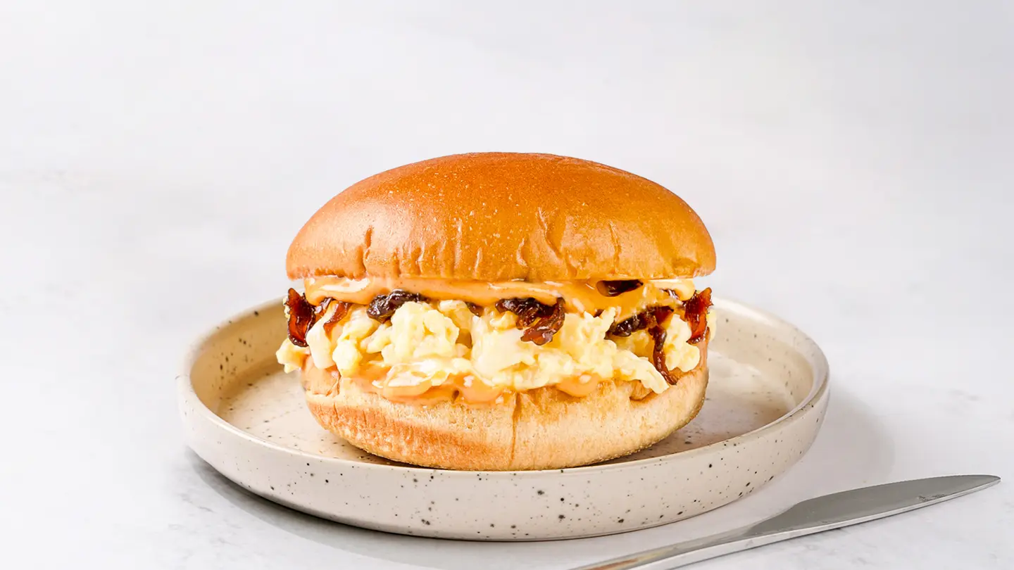 Spicy Scrambled Egg Bun