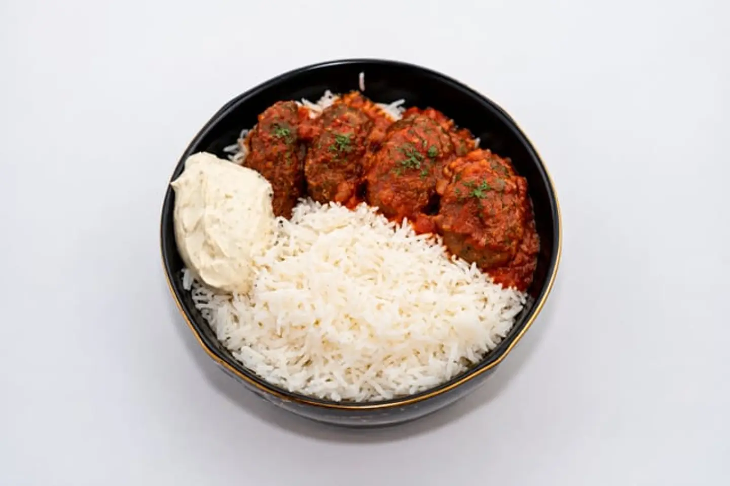 لحم كفته صلصه حمراء مع أرز ابيض