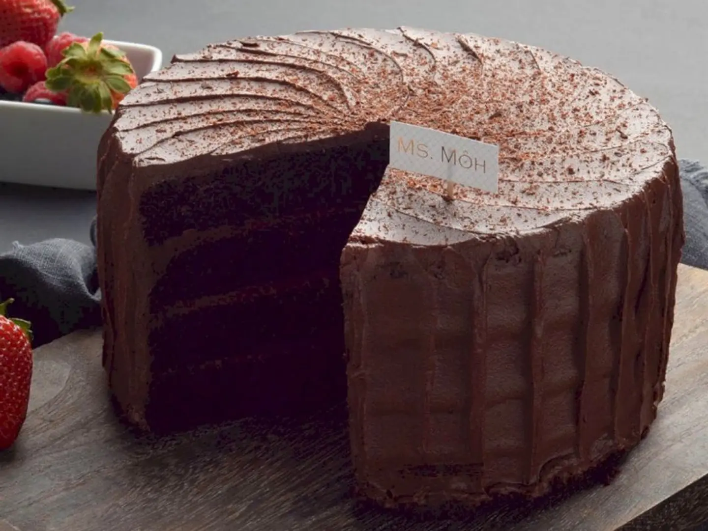 Classic Chocolate Cake - 8 Inch (10   12 Person)