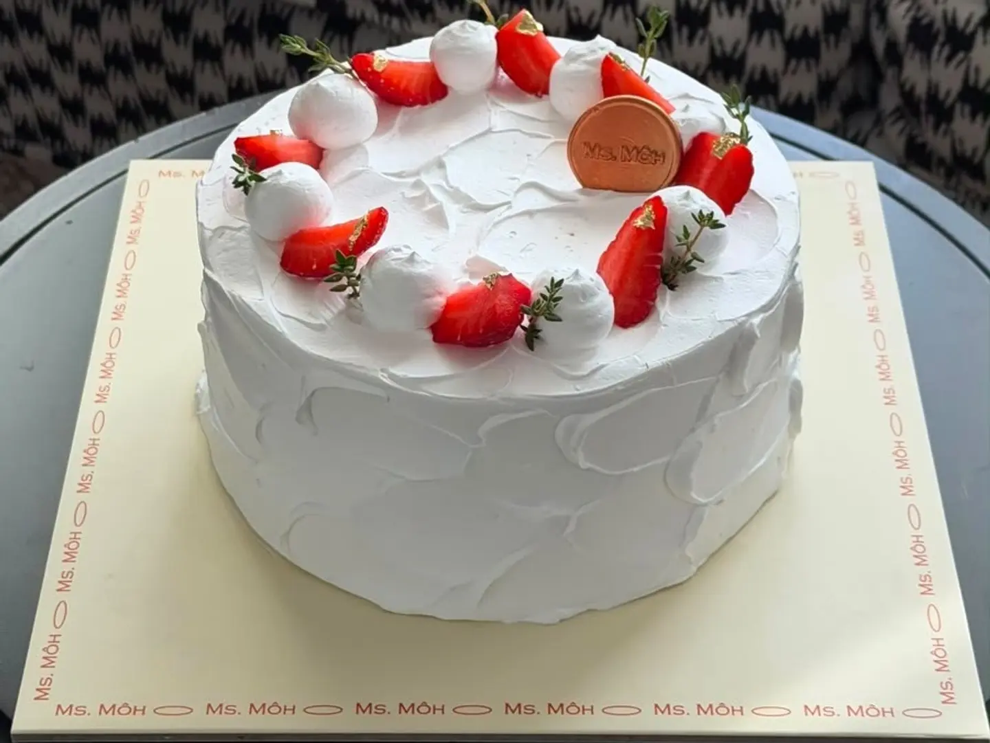 Old Fashioned Strawberry Cake - 8 Inch (10   12 Person)