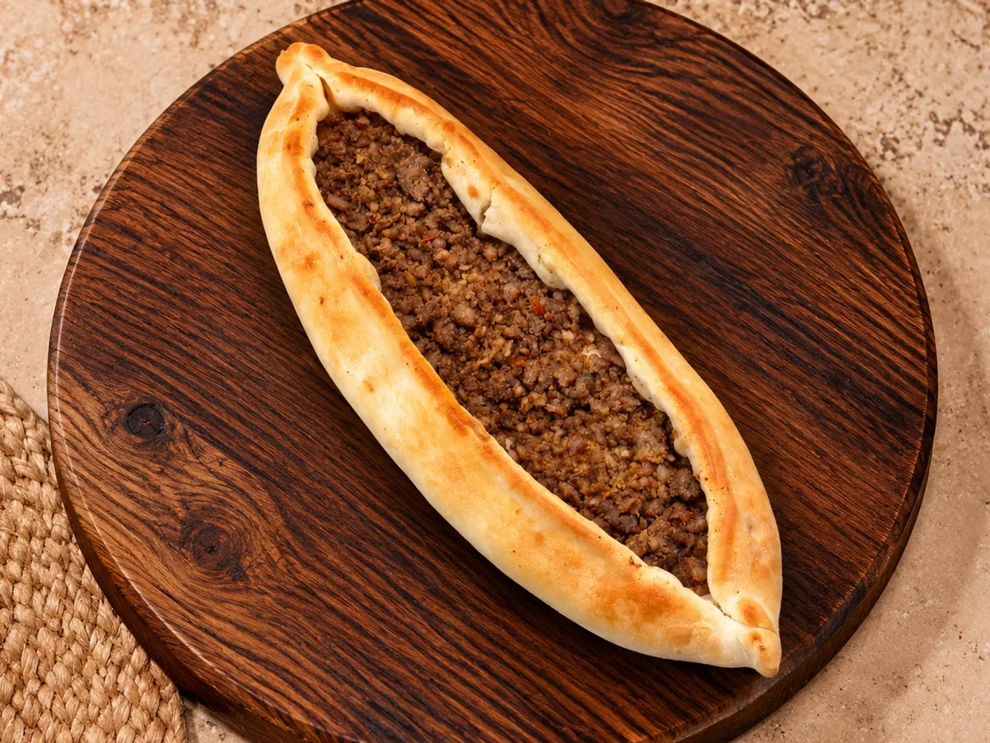 فطيرة لحم بالجبن