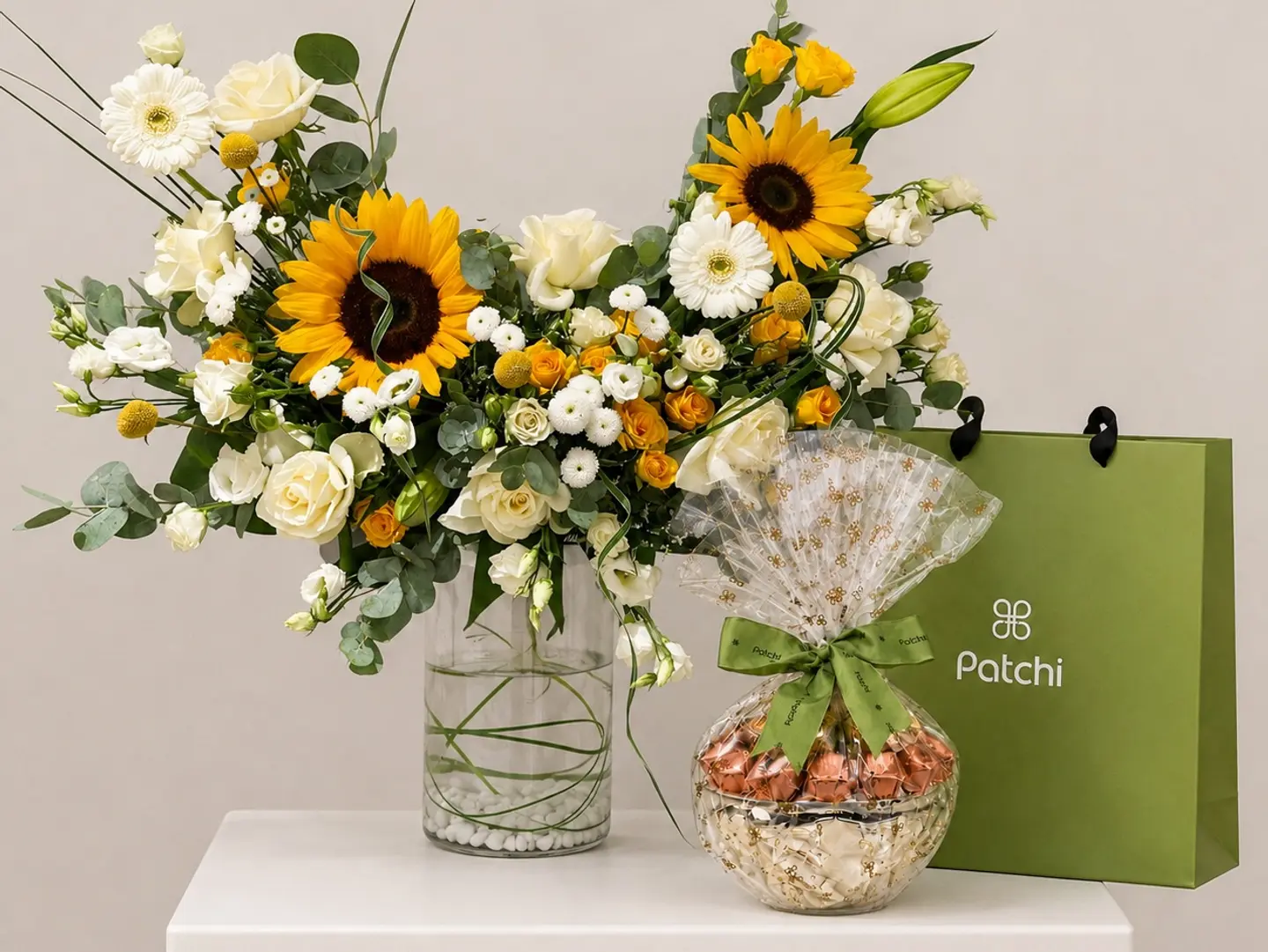 Sunrise Vase With Patchi Tray