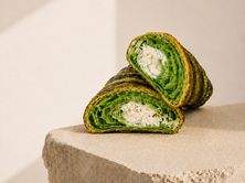 كرواسون زعتر و لبنة