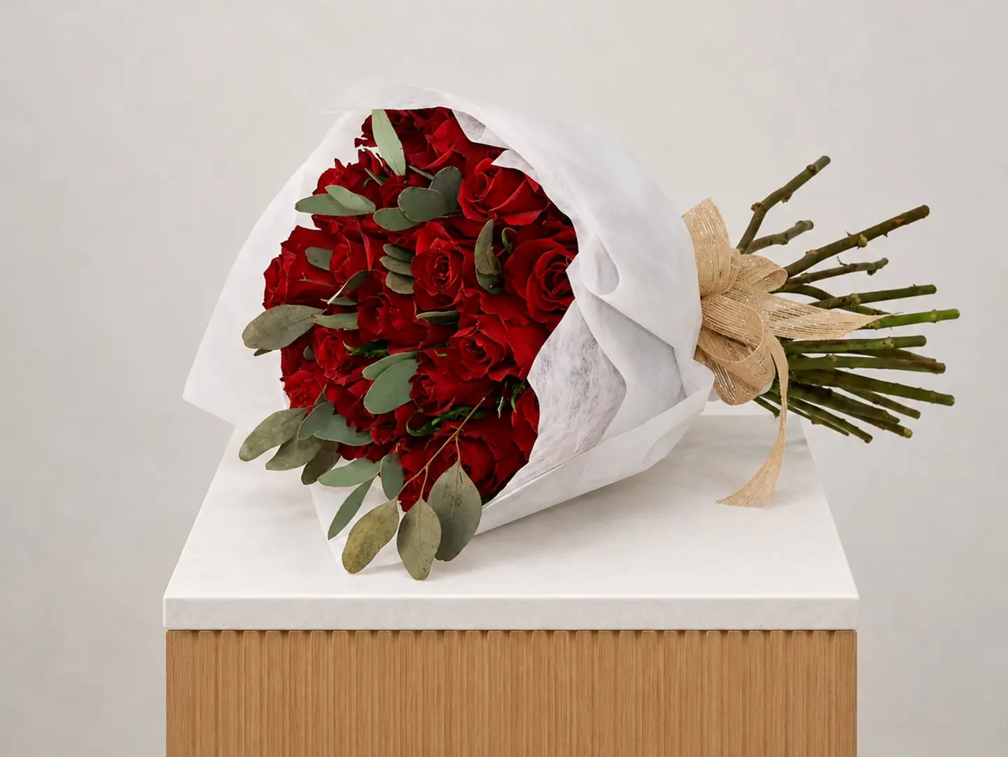 Elegant Bouquet Of Red Roses