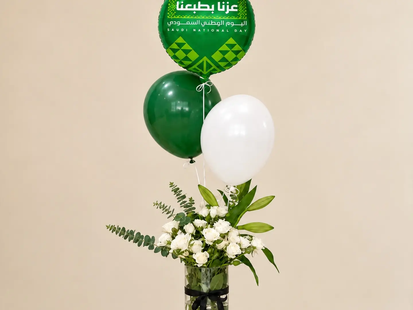 مجموعة اليوم الوطني ورد و بالون