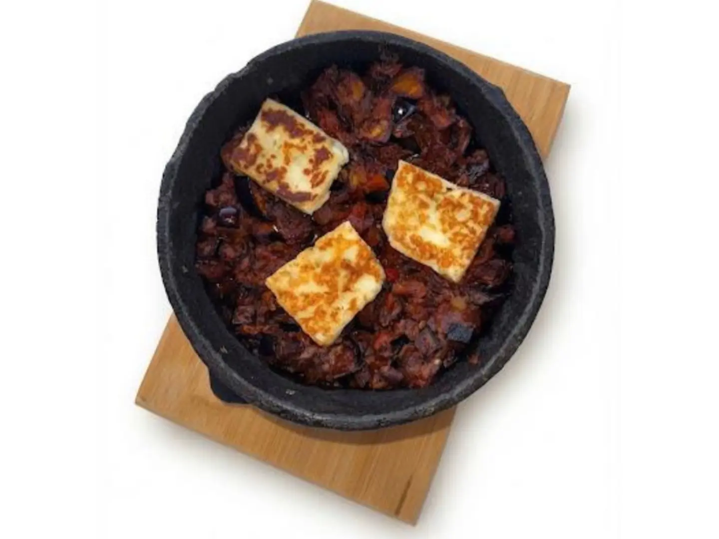 Tomato Sauce With Eggplant And Halloumi Cheese
