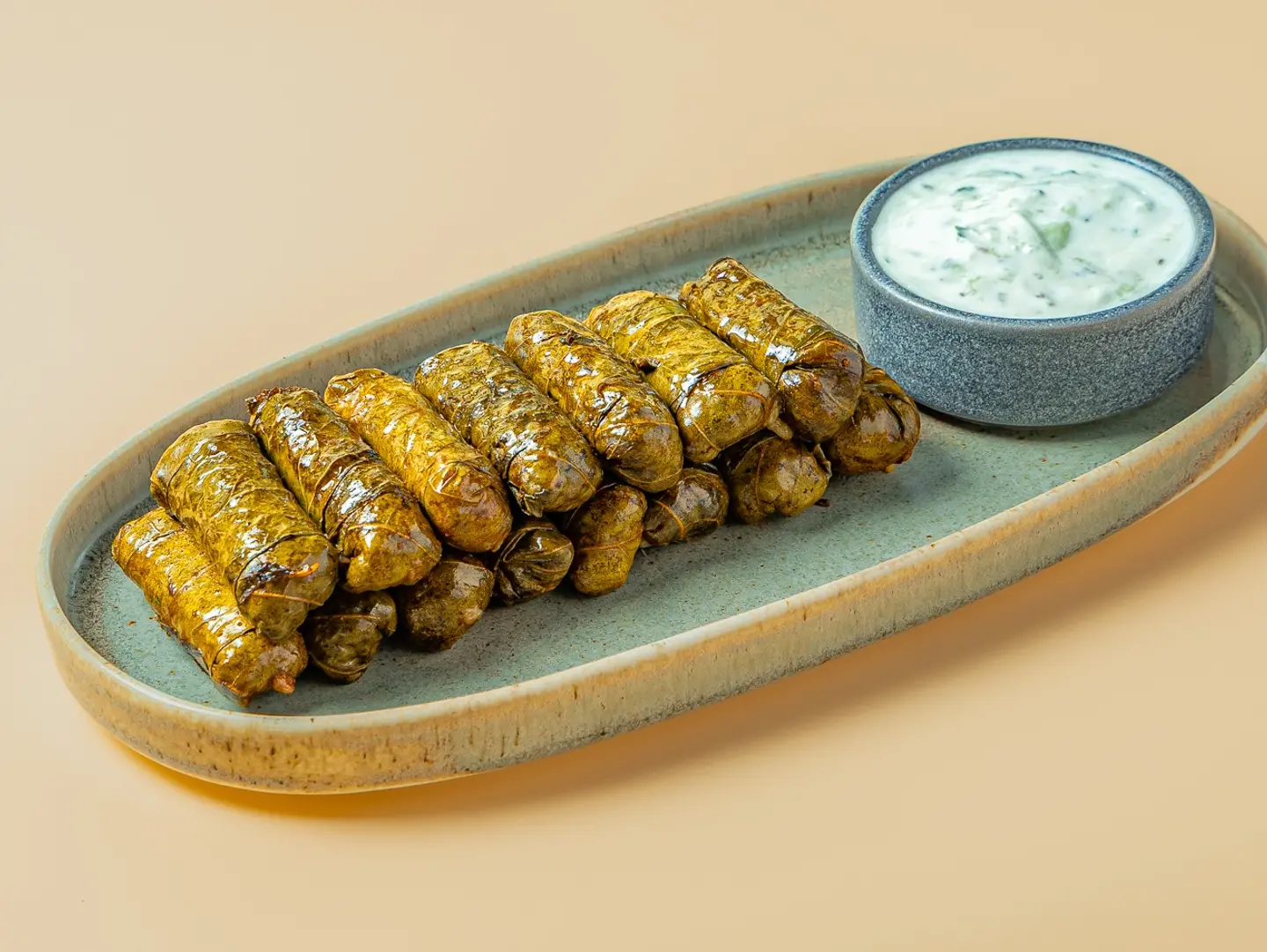 طبق محشي ورق عنب