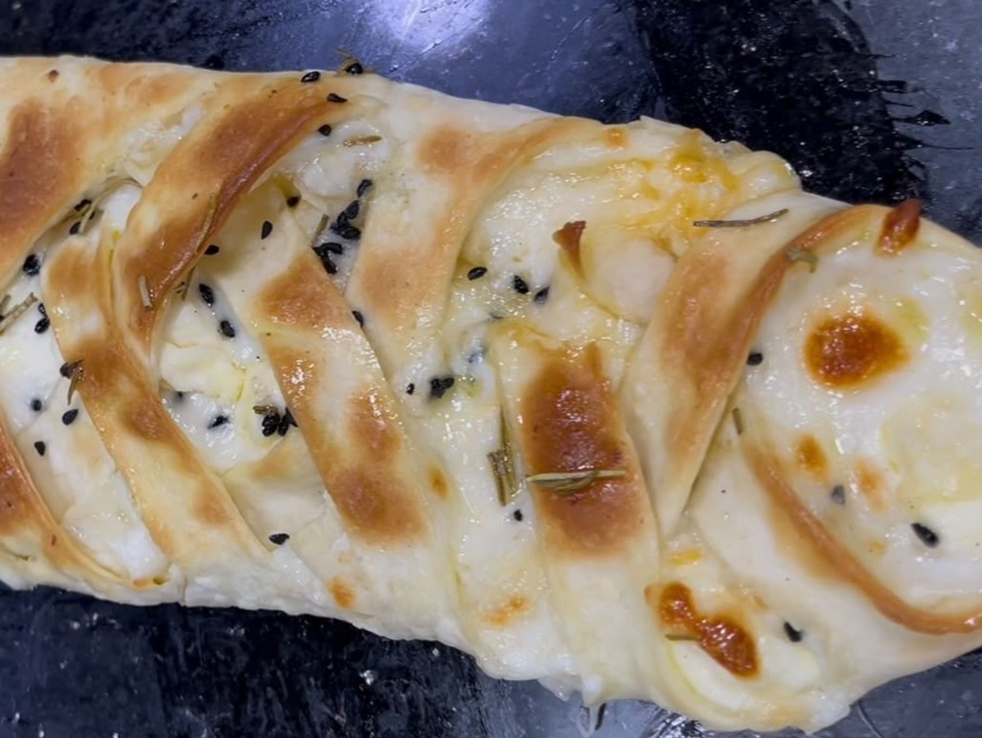 مخبوزه فيروز - مخبوزه دجاج بالجبن