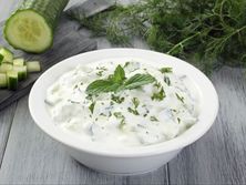 سلطة لبن خيار