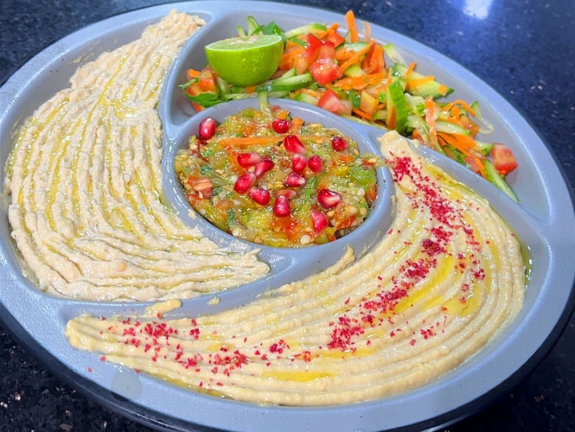 صحن مقبلات - وسط