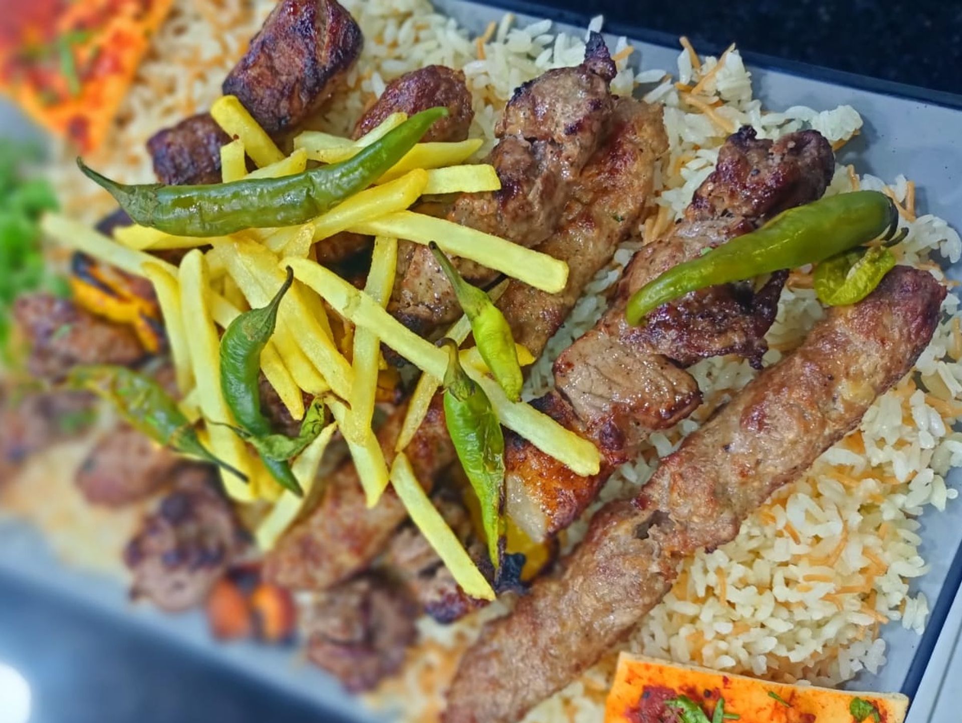 كباب لحم غنم حرى مع الارز - نصف كيلو 5 سيخ مع الارز
