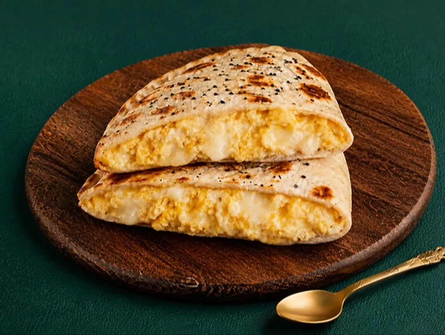 Masfuta Eggs & Cheese