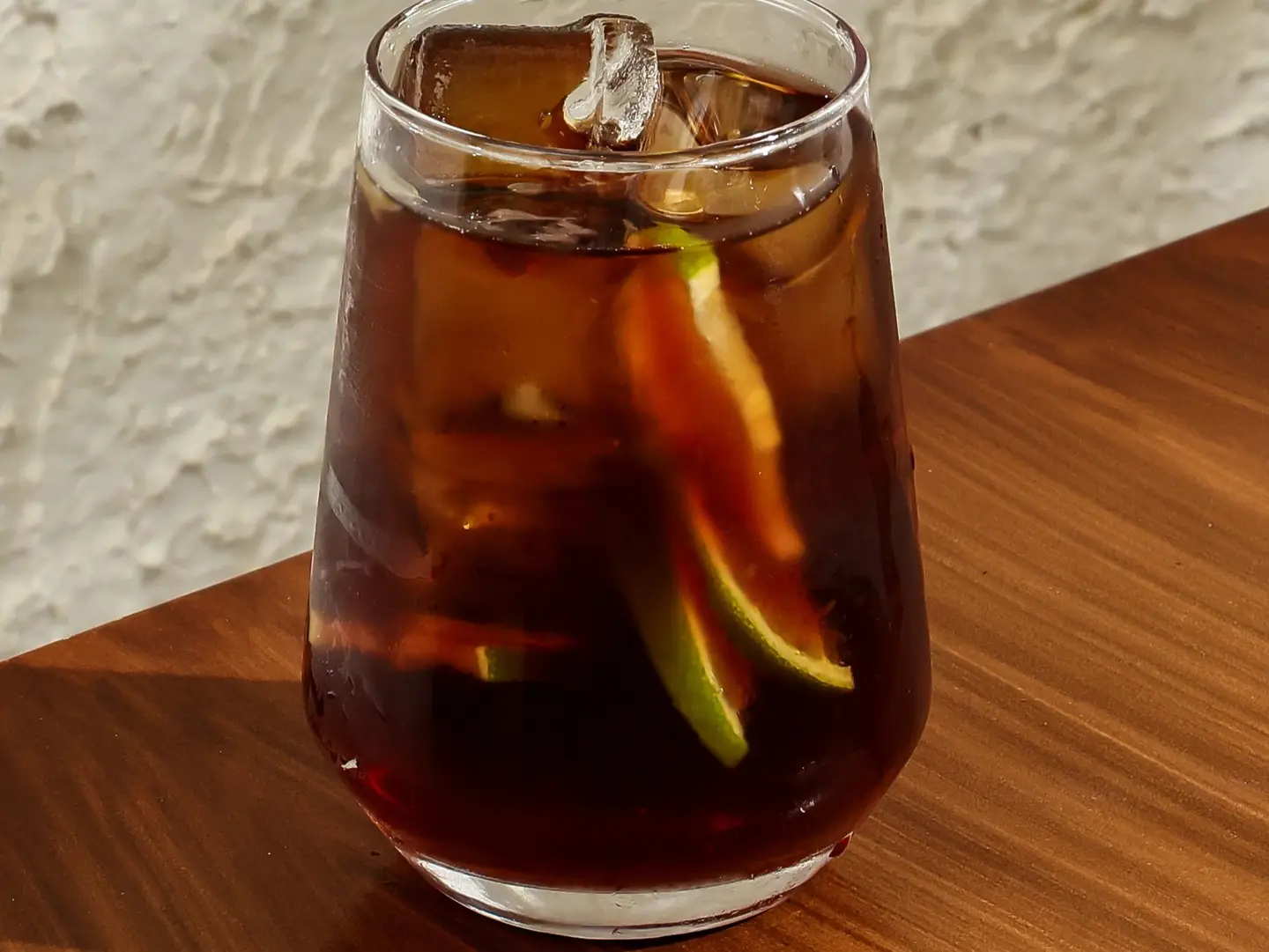 شاي مثلج بنكهة الخوخ
