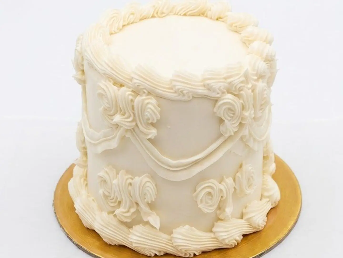 Cake With Vanilla Filling
