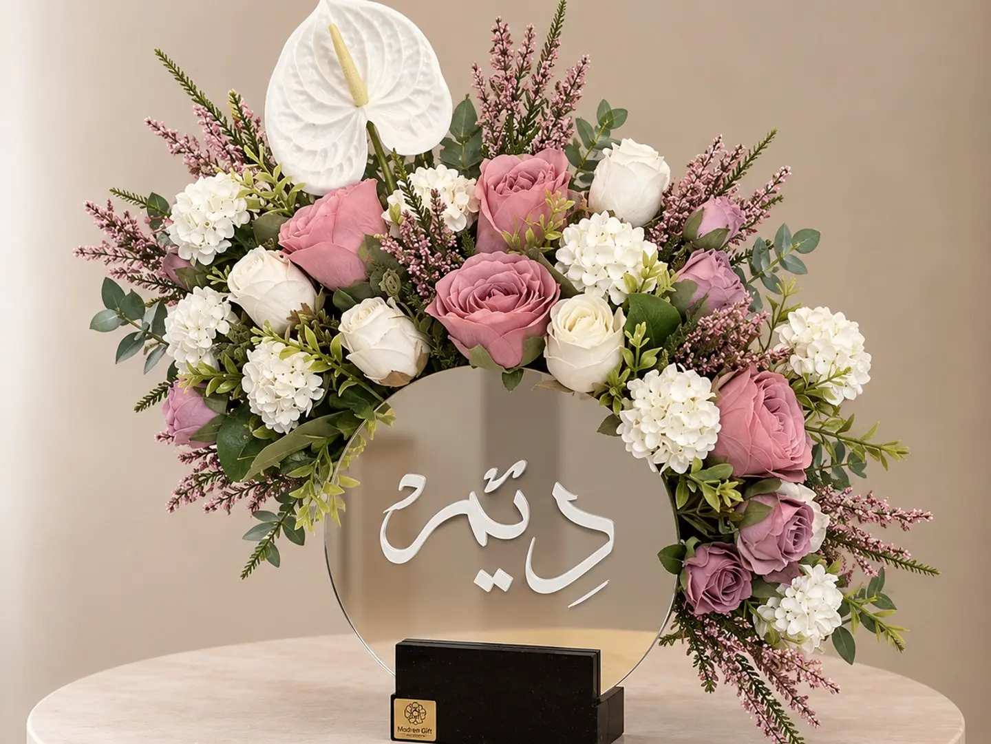فازه مرايه مع ورد صناعي