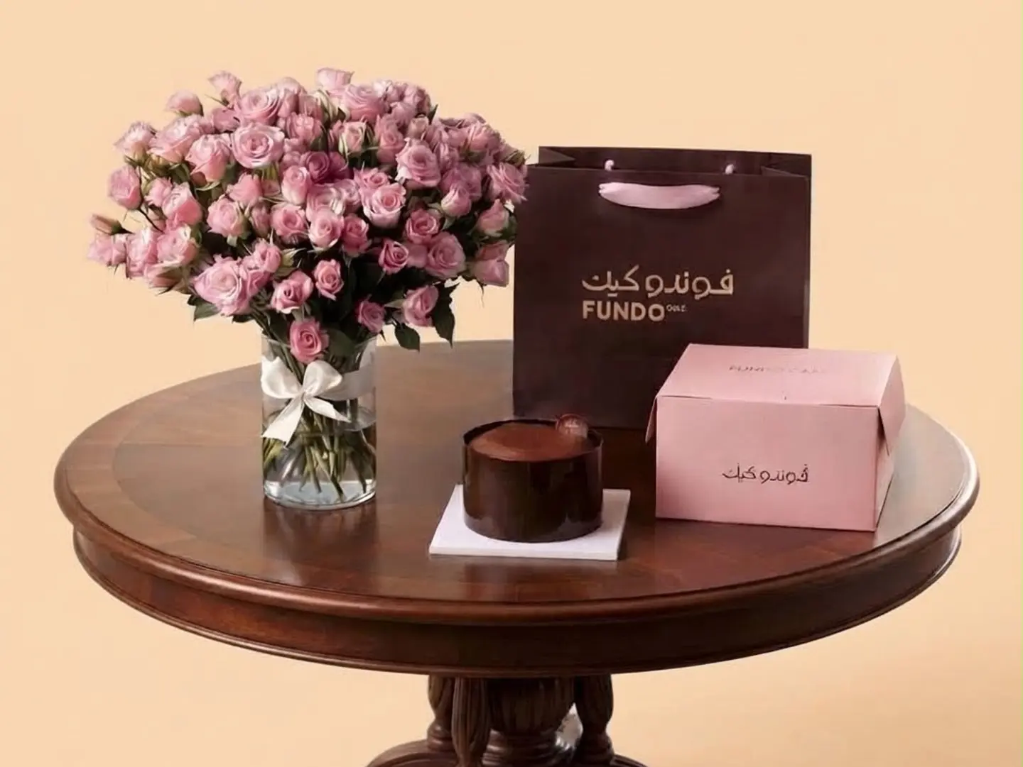 فازه وردي وفوندو كيك
