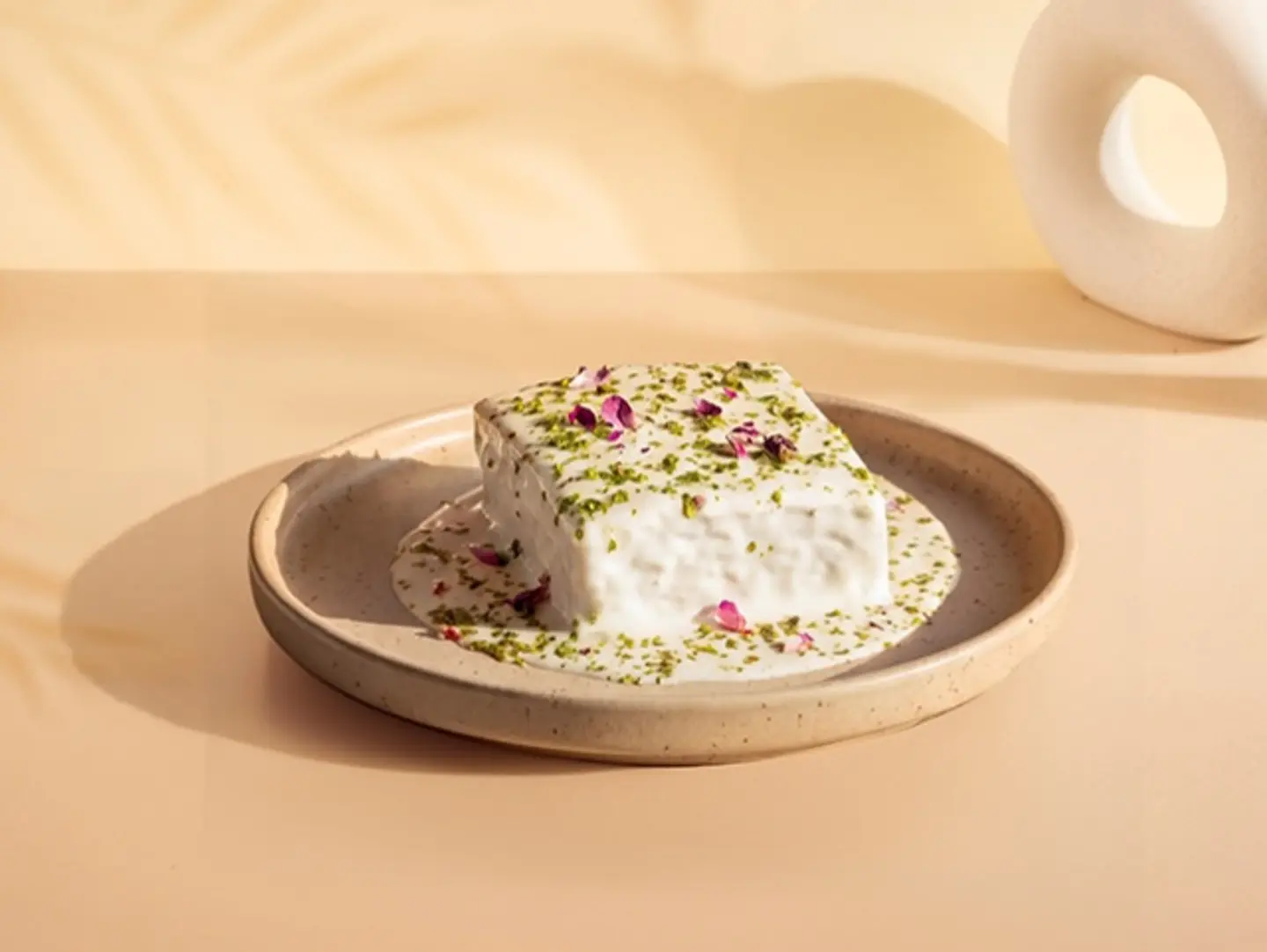 Aqeli Cake