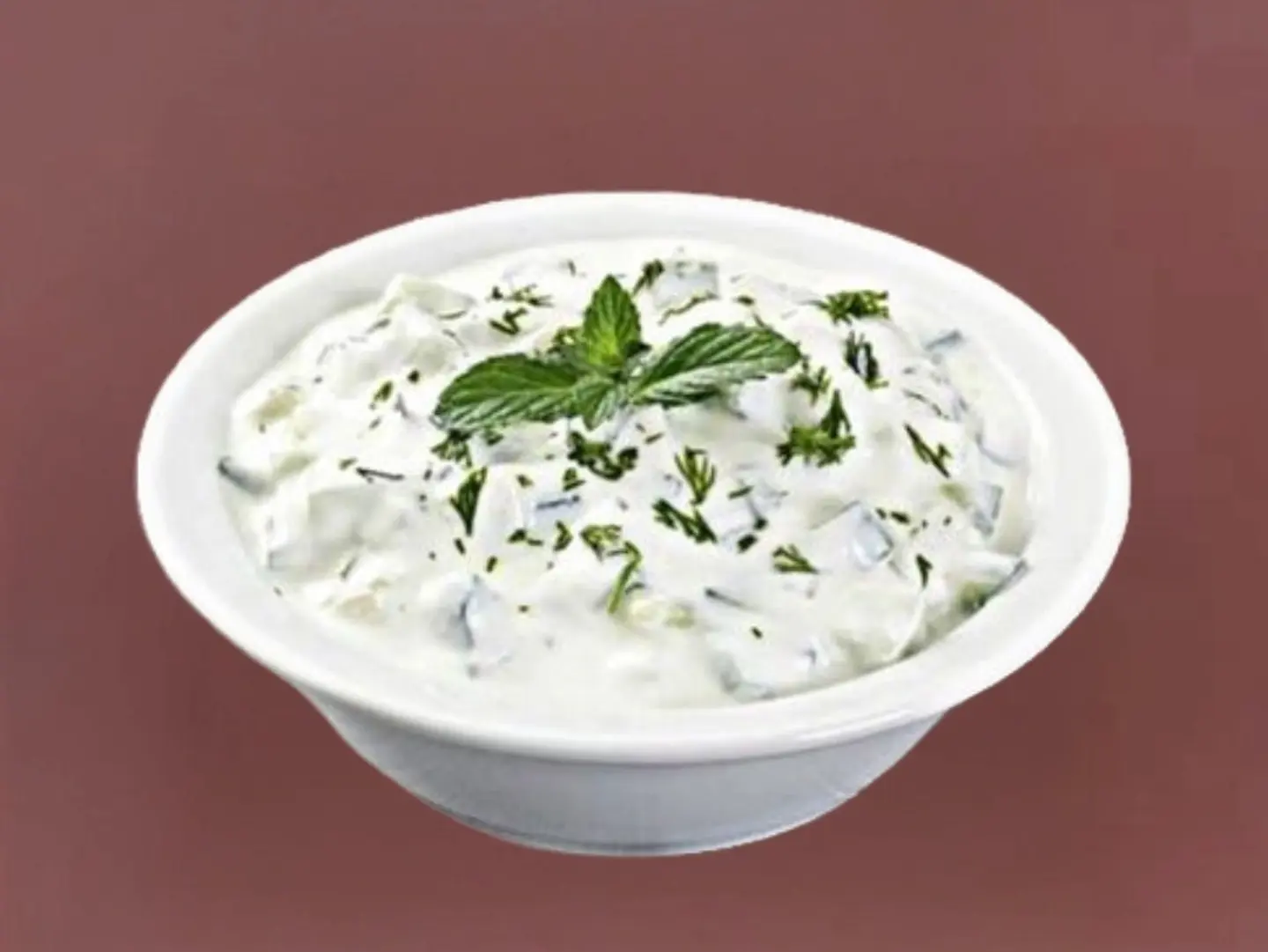 سلطة لبن مع الخيار