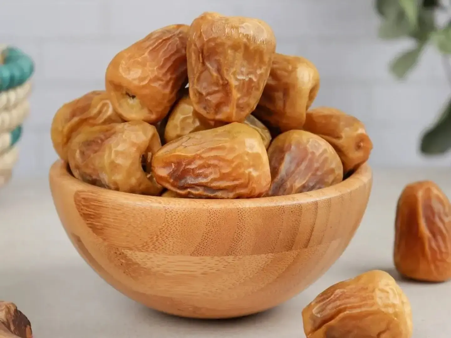 One Kilogram Of Sukkari Dates (Rolled)