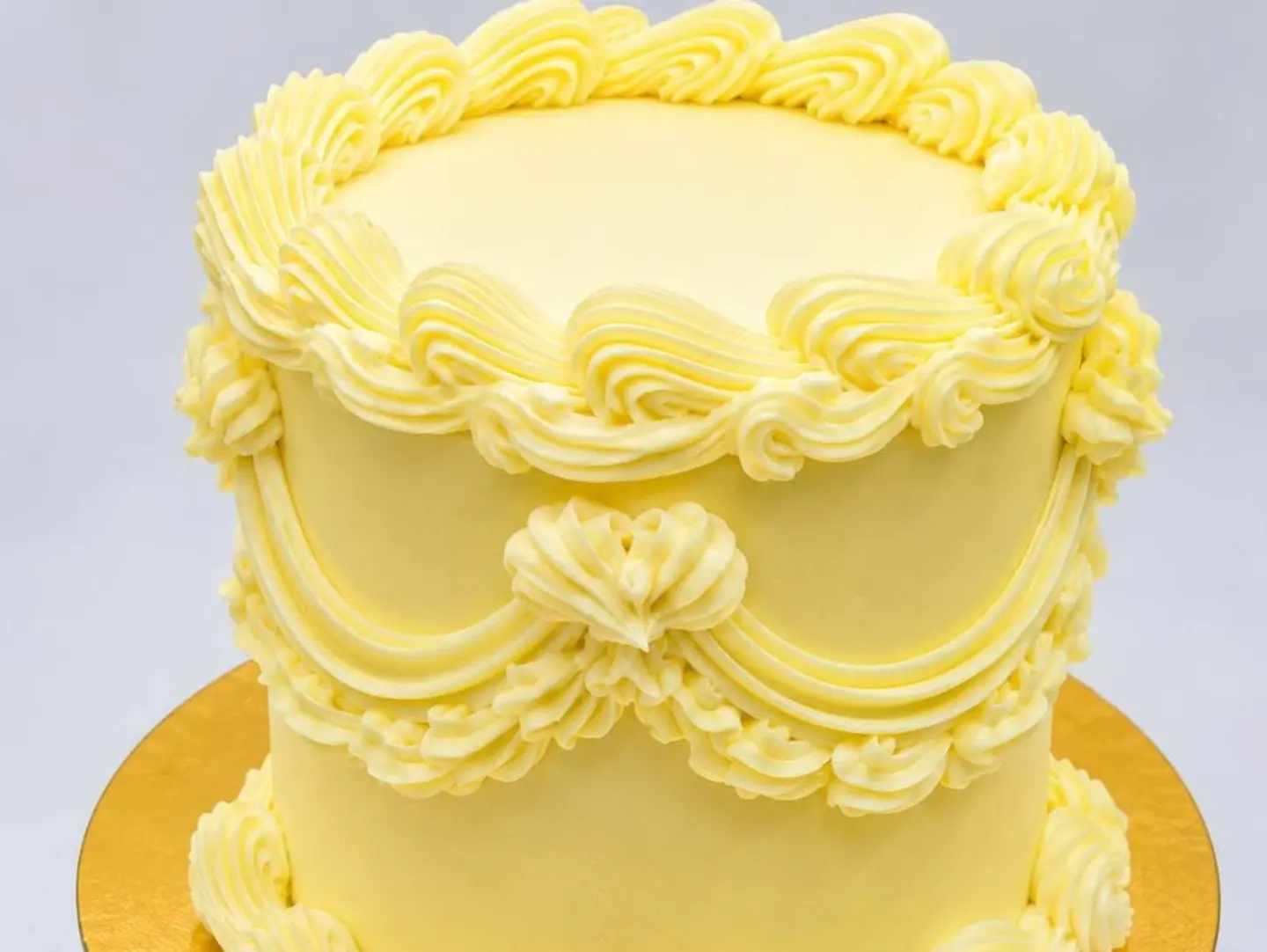 4 Layer Cake With Berry And Lemon Filling