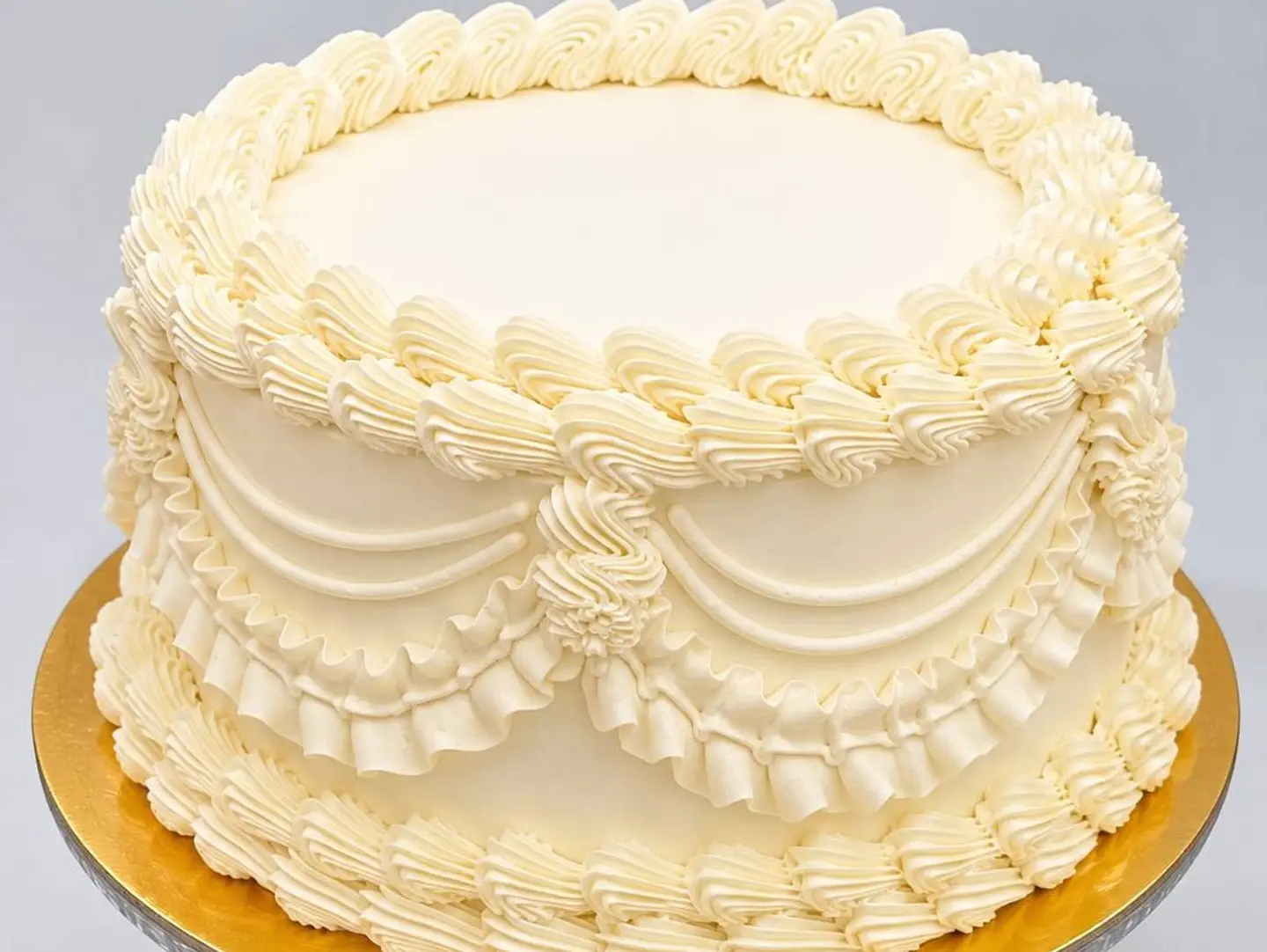Caramel Filled Cake - Size 18