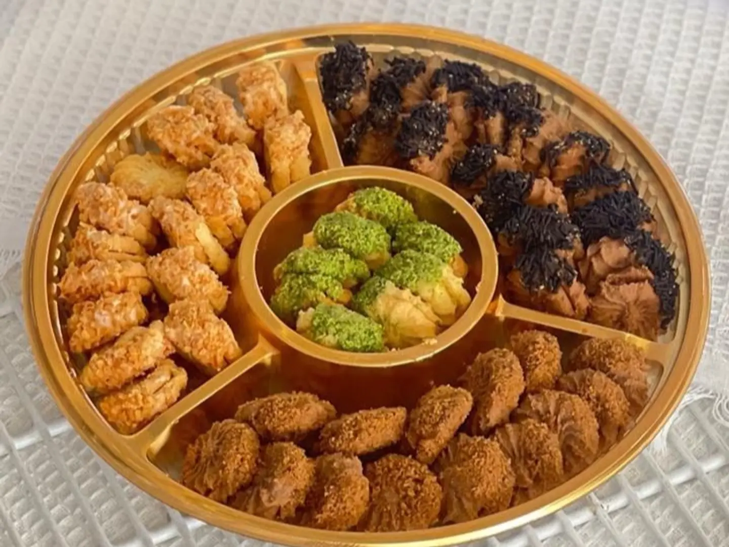 Round Mixed Petit Four