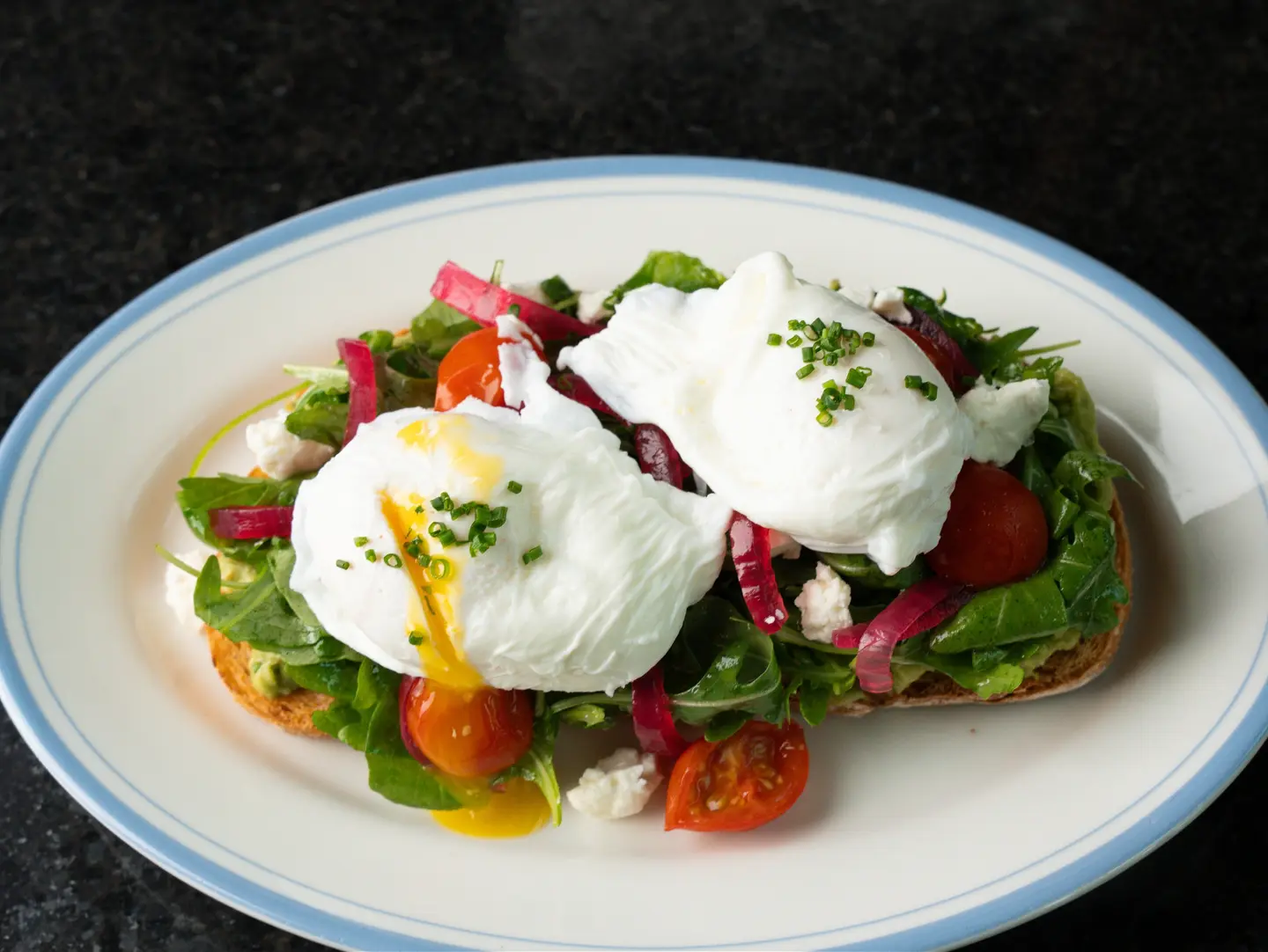 Avo Toast With Eggs