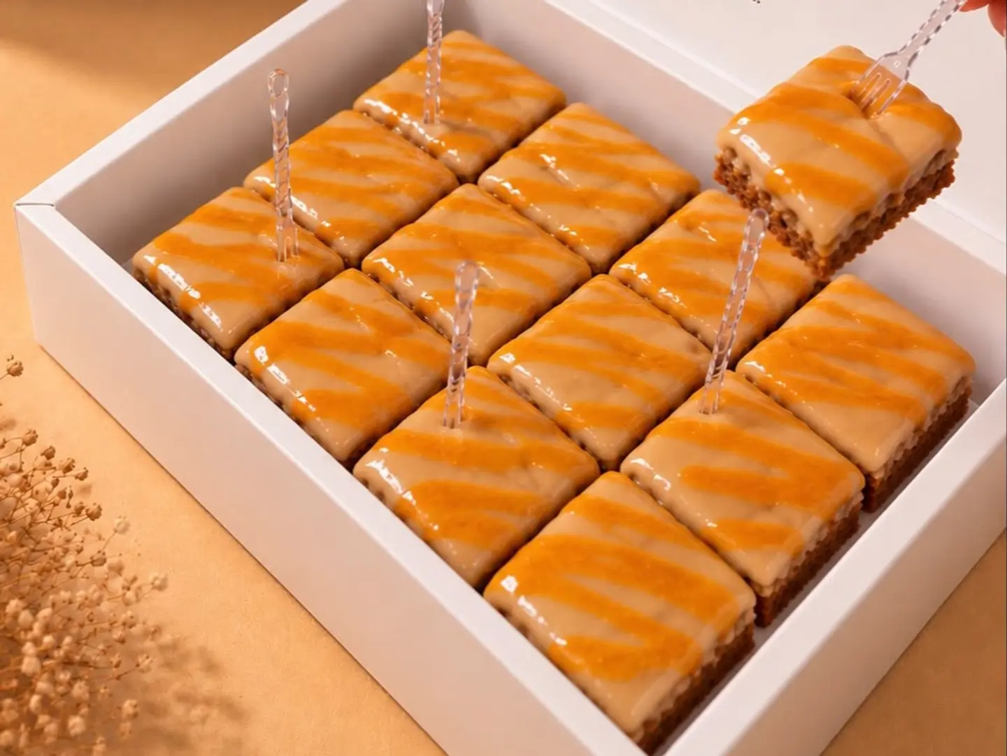 Dates Cake Bites With Sticky Toffee Sauce 12 Pcs