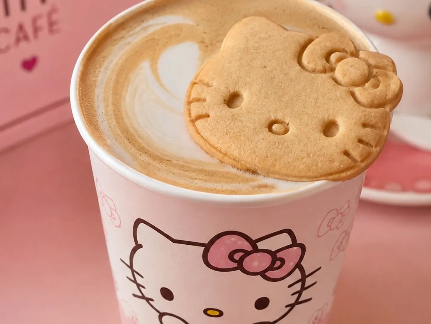 Hello Kitty Latte