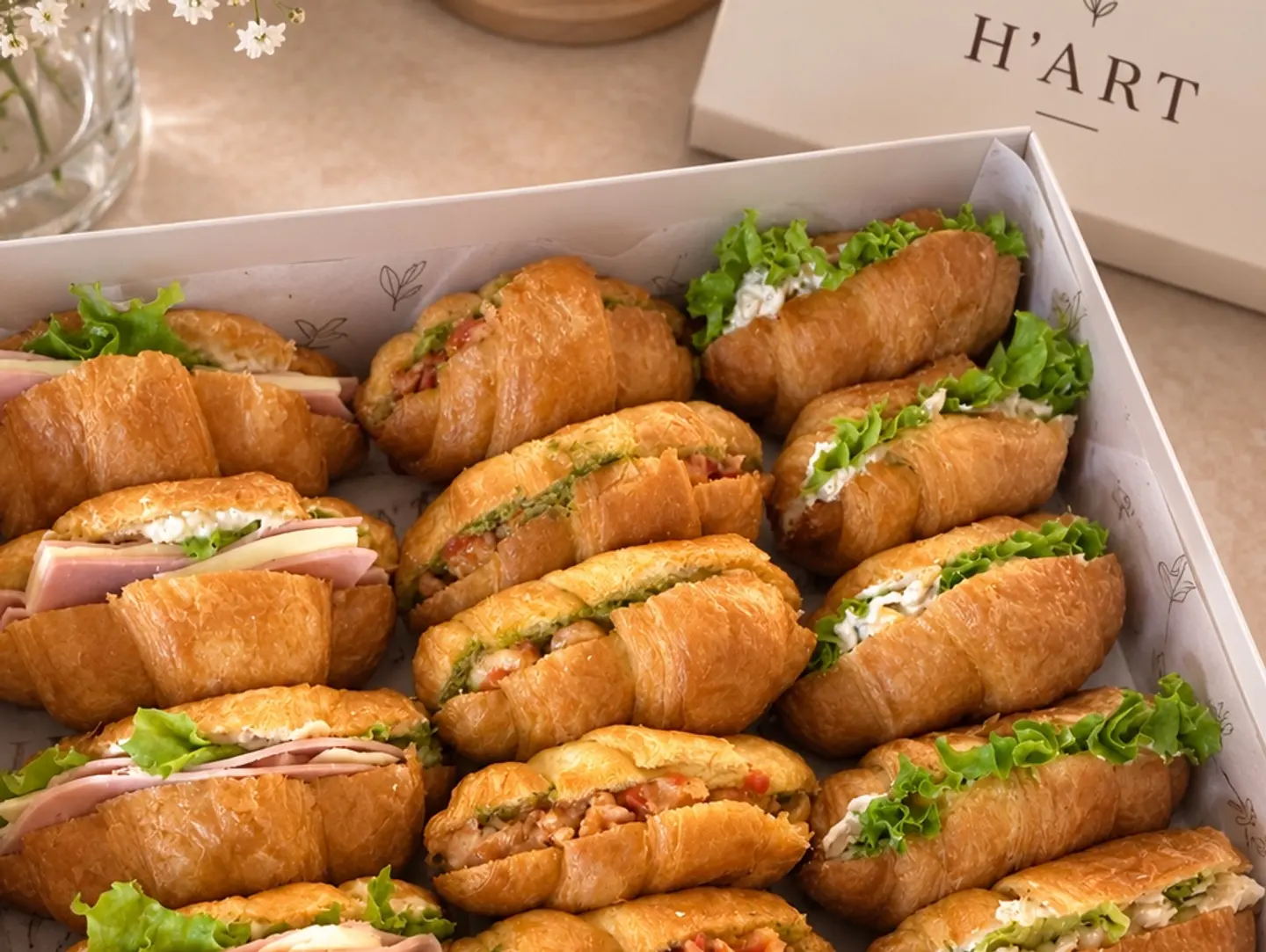 Mini Croissants (20 Pieces)