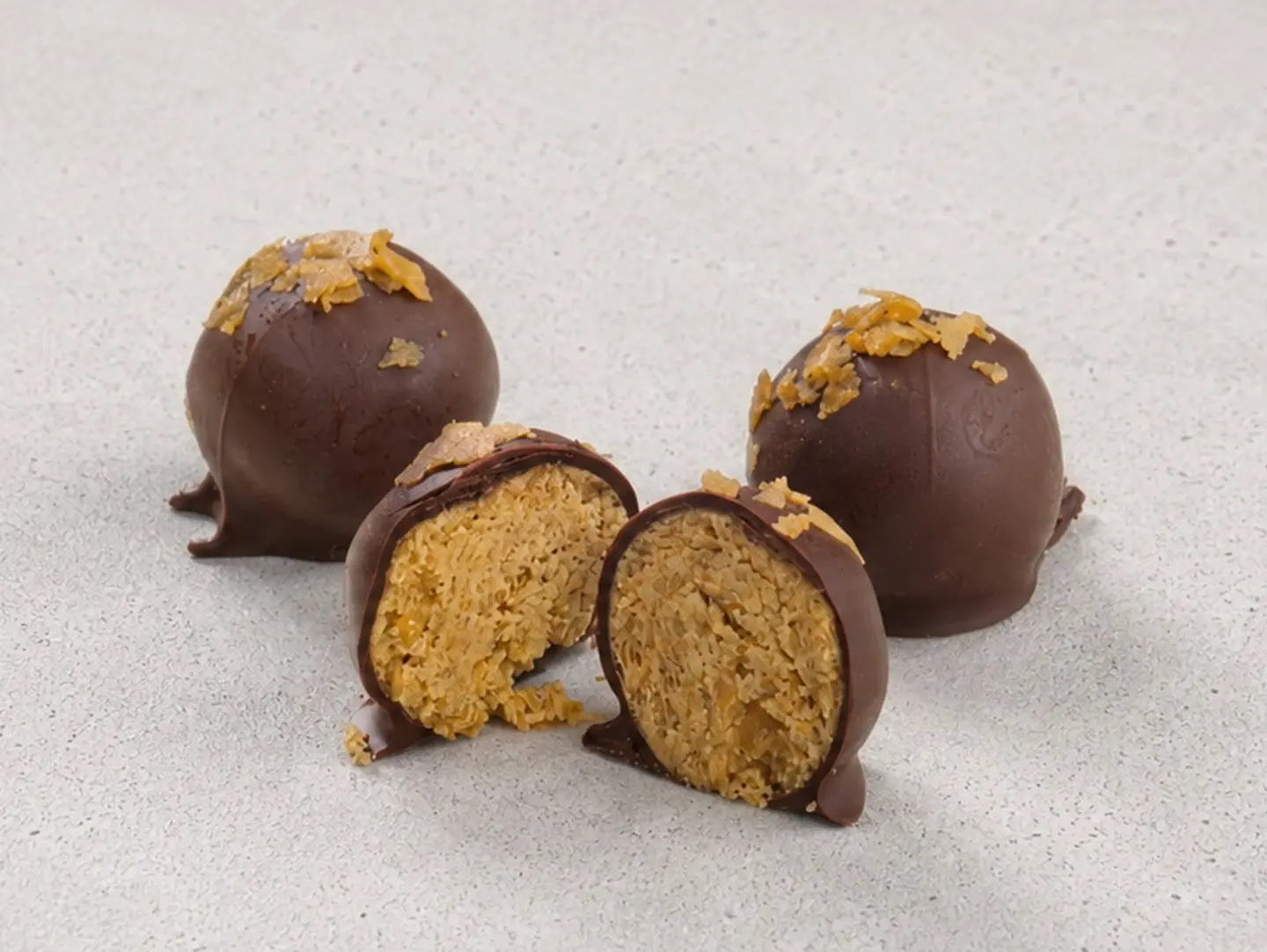 Chocolate Almond Protein Bites 21g