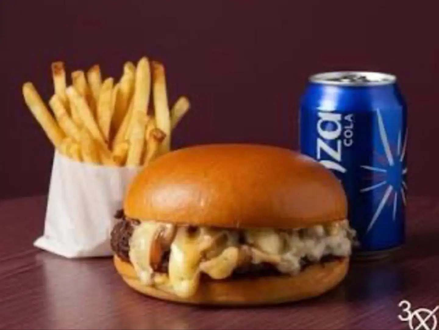 Grillos Smoked Meat Cheese Burger