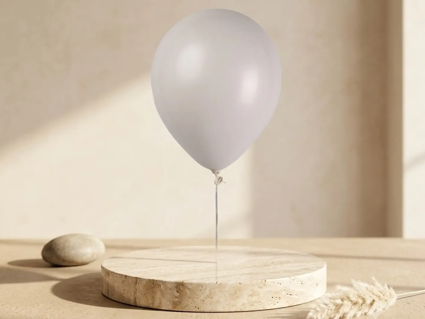 White Balloon